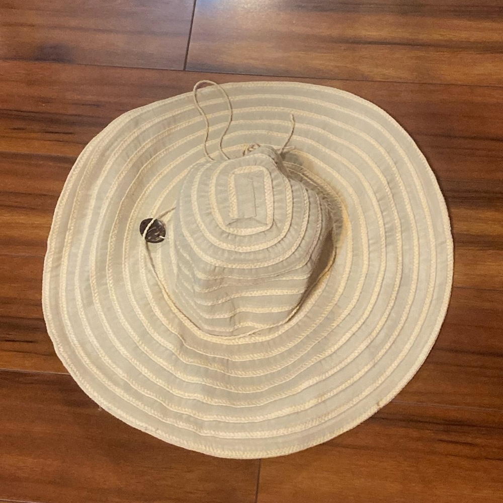 Hat - Picture 3 of 3
